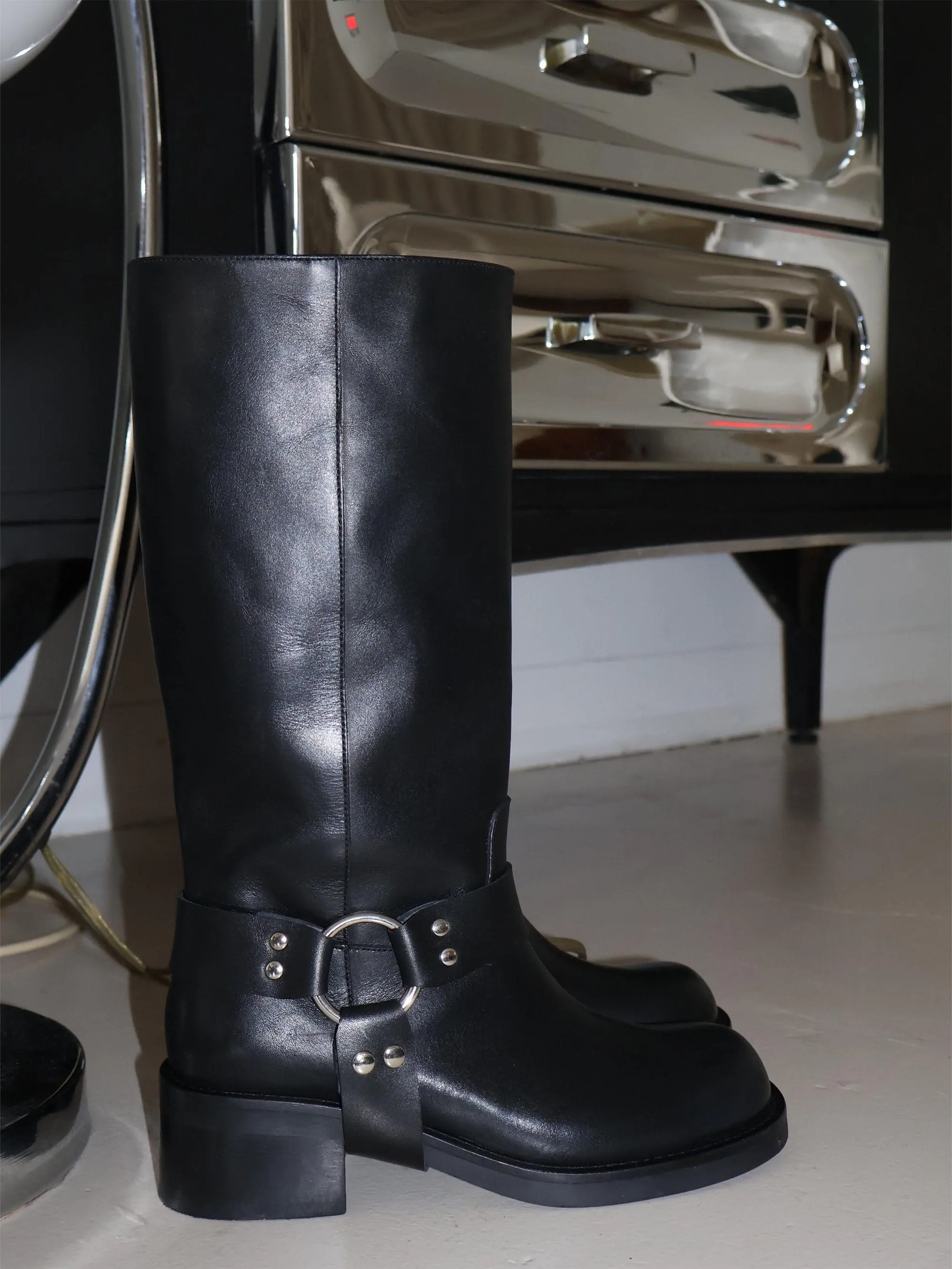 Lucca Black Boot