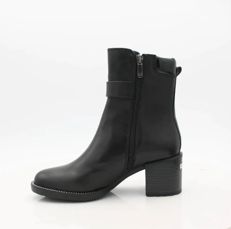 Regarde Le Ciel Elly-21 Black Leather Ankle Boot