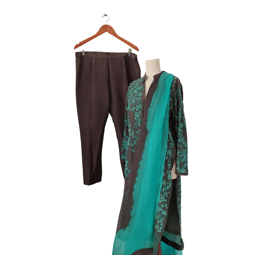 Sarah Arshad Gilani Grey & Green Embroidered Outfit (3 pieces) | Pre Loved |